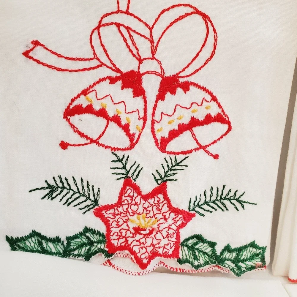 Set Of 4 Holiday Bells Embroidered Napkins 14